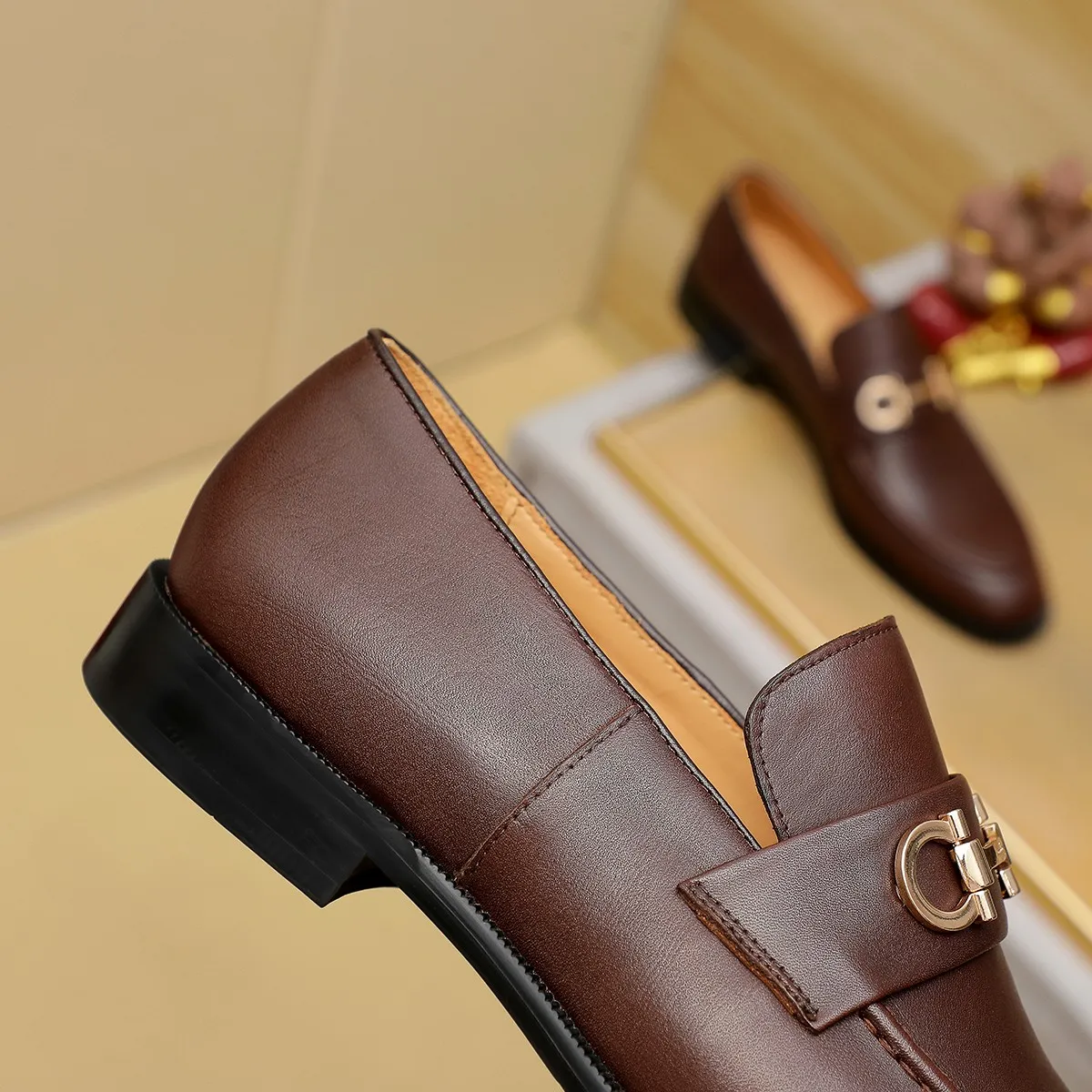 Men's shoes 💰440 Ferragamo [Ferragamo] top imported suit men's shoes 💯Original copy of the official website, product materials: selected imported embossed calfskin + luxury hardware buckle accessories ~ imported water-dyed cow 🐂 leather lining. Strong three-dimensional visual effect, original combination outsole, multiple colors available😘 Size: 39-44 (38.45.46. Customized)